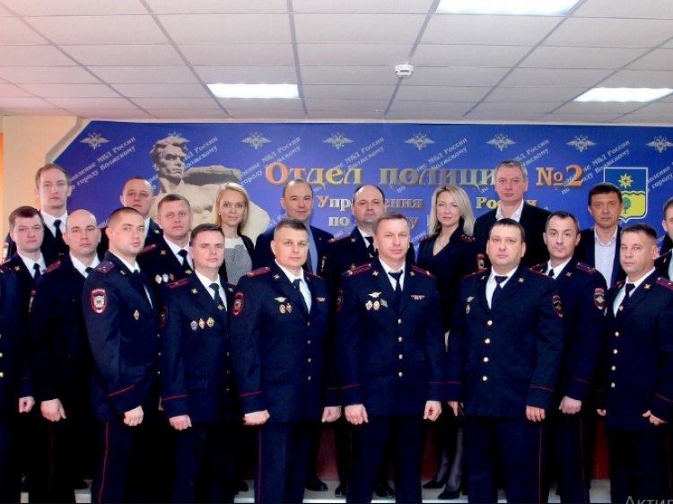 Волжские чиновники поздравили сотрудников ОБЭП с профессиональным праздником