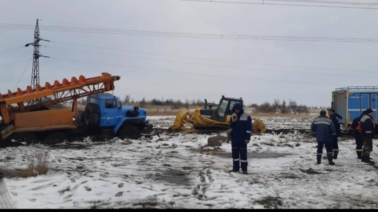 Помощь извне: в Волгоградской области восстанавливают поломанные непогодой ЛЭП