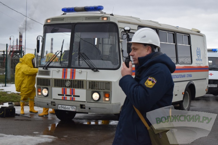 Утечка аммиака: в Волжском отработали готовность по защите населения от химугрозы