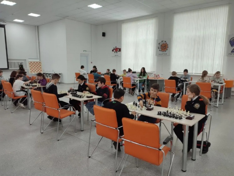 По швейцарской системе: волжане сразились в турнире по быстрым шахматам