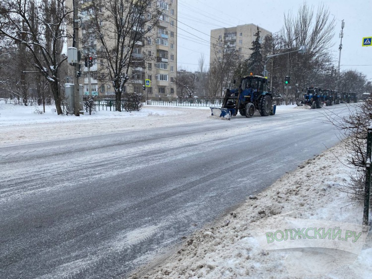 Техникой и вручную: в Волжском продолжается расчистка дорог от снега 34.239.154.201 