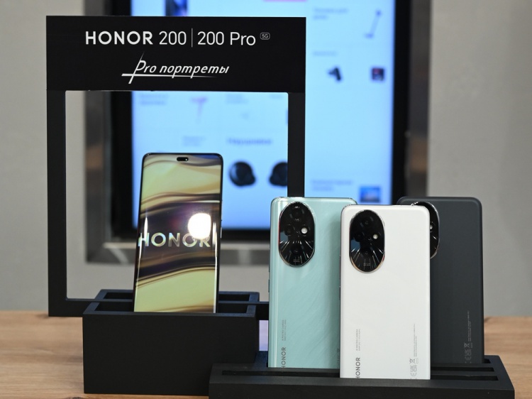         HONOR 200  200 Pro c   Harcourt    