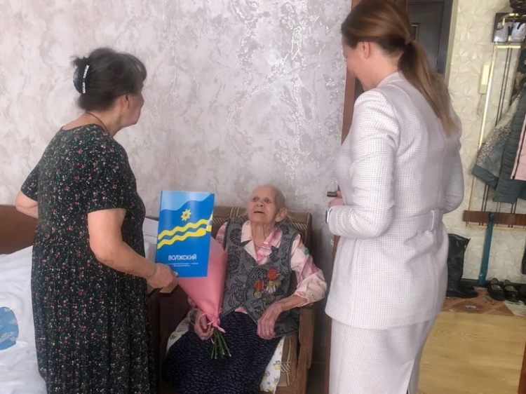 � �������� ���������� 100-������ ��������� ���� 