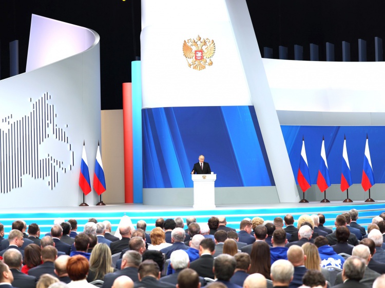Вычеты, финансирование, ЕГЭ: Владимир Путин анонсировал пять новых нацпроектов