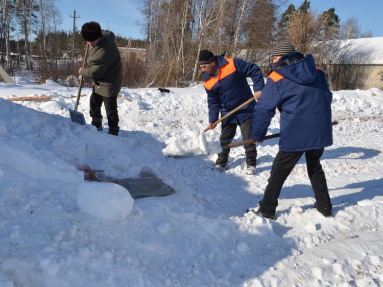 Затормозит сокодвижение: в Волгоградской области набрали 102 тонны снега