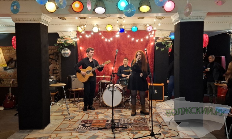 Джаз, рок-н-рол, стендап: ДК ВГС взял под свое крыло волжский андеграунд