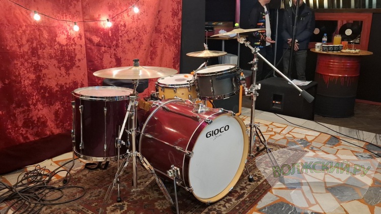 Джаз, рок-н-рол, стендап: ДК ВГС взял под свое крыло волжский андеграунд