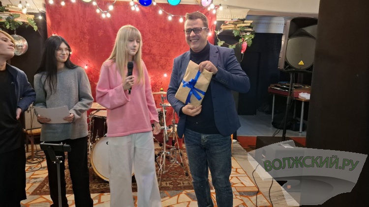 Джаз, рок-н-рол, стендап: ДК ВГС взял под свое крыло волжский андеграунд