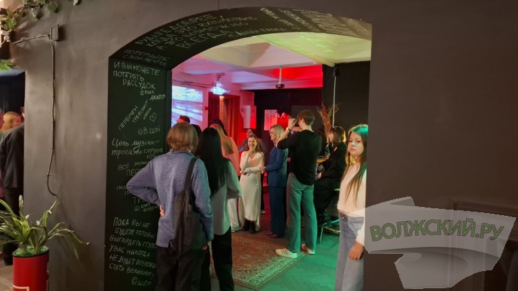 Джаз, рок-н-рол, стендап: ДК ВГС взял под свое крыло волжский андеграунд