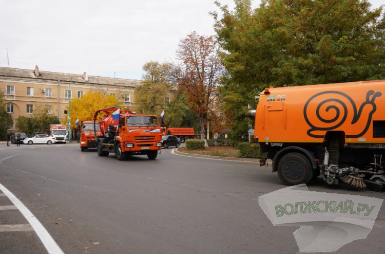 Почти 10 тысяч человек: в Волжском прошел общегородской субботник