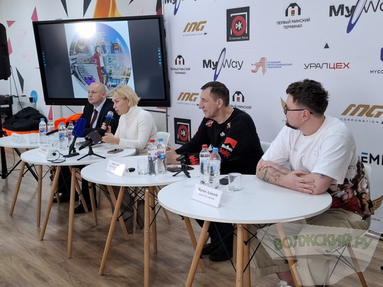 Нужны инженеры и команда: волжанам показали гоночные болиды «Формулы»