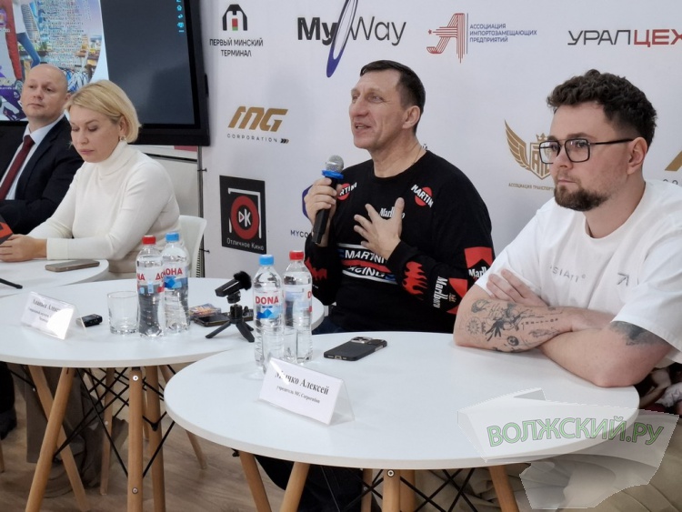 Нужны инженеры и команда: волжанам показали гоночные болиды «Формулы»