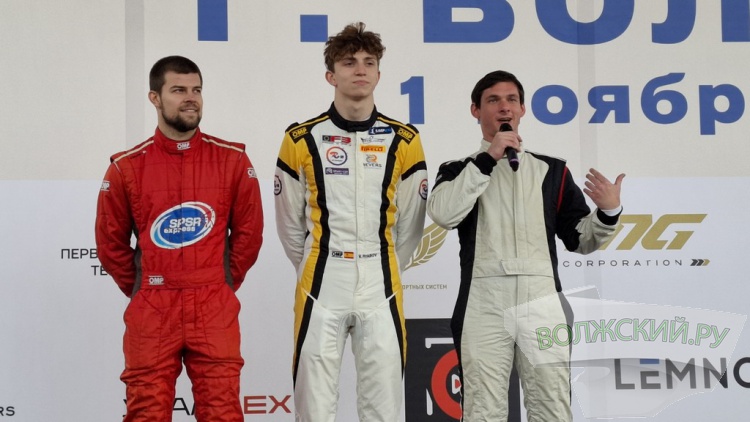 Нужны инженеры и команда: волжанам показали гоночные болиды «Формулы»
