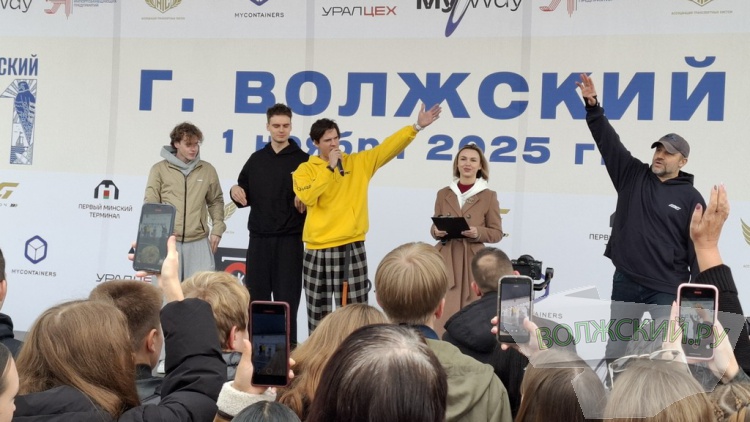 Нужны инженеры и команда: волжанам показали гоночные болиды «Формулы»