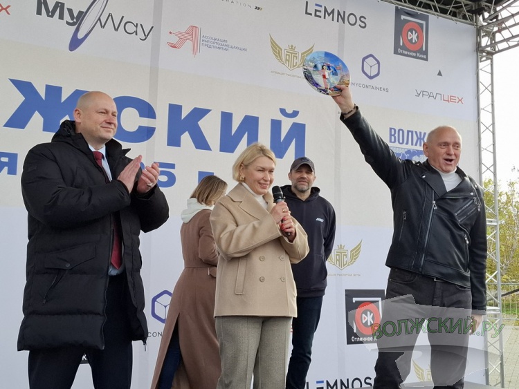 Нужны инженеры и команда: волжанам показали гоночные болиды «Формулы»