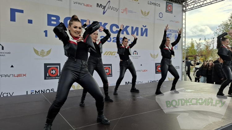 Нужны инженеры и команда: волжанам показали гоночные болиды «Формулы»