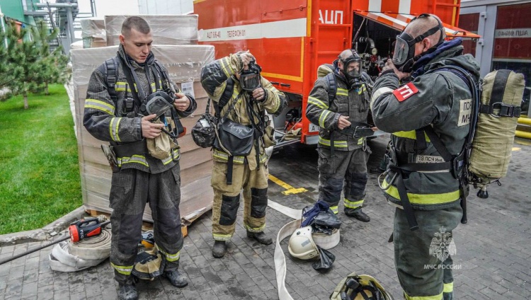 Сработали с руководством: в Волжском ликвидировали пожар на химическом предприятии