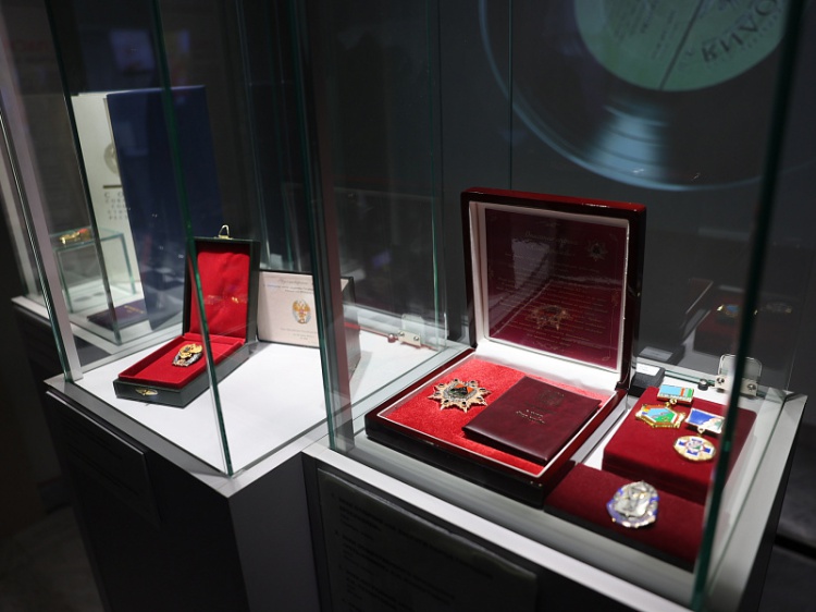 Менің көзіме жас әкелетін анальды секс фотолары