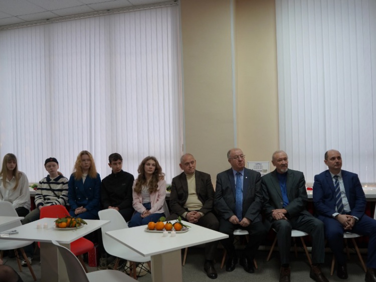 ������� ������������� �������� �������� �������� ���������� � ����������� 